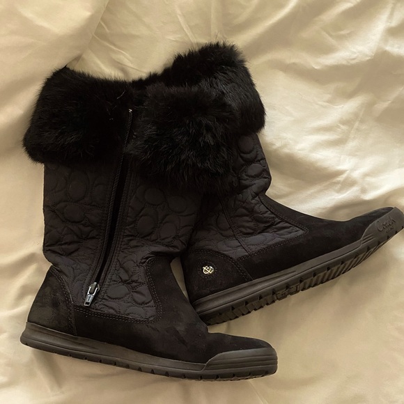 Coach Talen Black Suede Boot With Quilted Logo and Trimmed with Fur Size 6M - Picture 10 of 10
